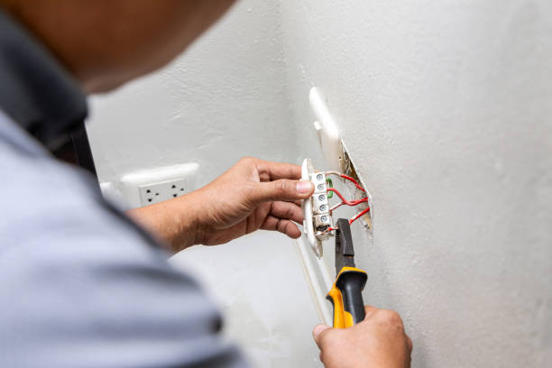 Best Commercial Electrician Services  in Sandy Hook, CT